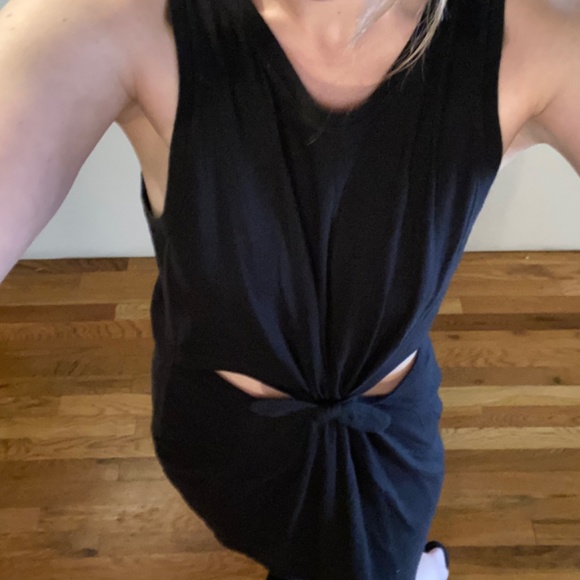 NWOT Aerie LBD Black mini shift dress with tie knot & side Cutouts at center M - Picture 3 of 9